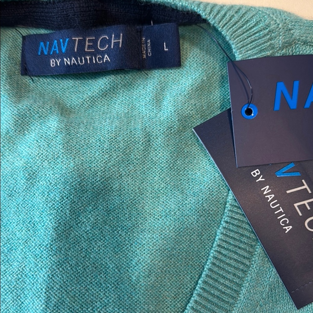 Men’s Nautica  V-Neck Sweater Soft Knit in Mint . Sz Large - Picture 2 of 3